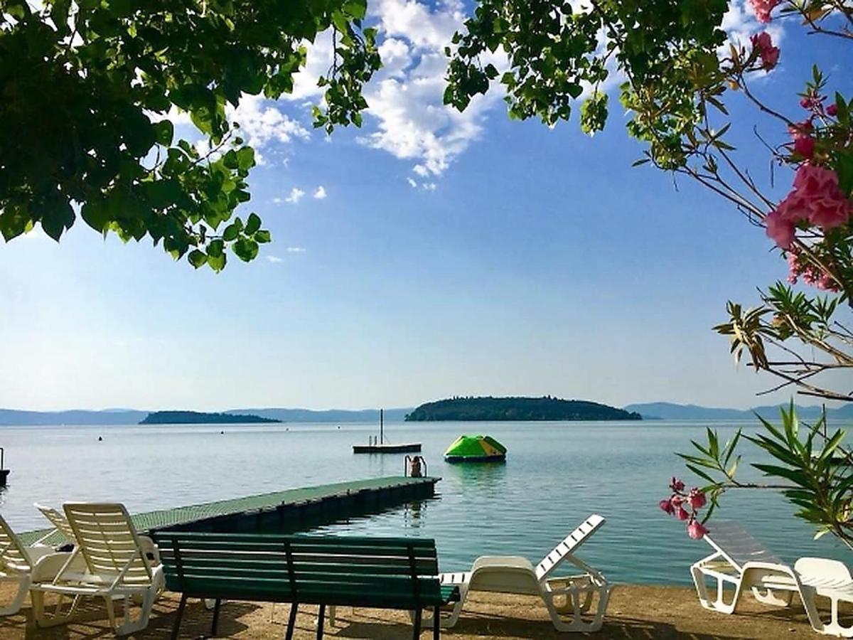 Camping Village Punta Navaccia Tuoro sul Trasimeno Exteriör bild