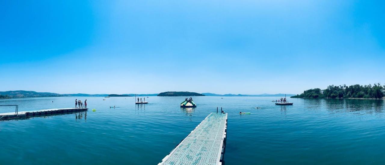 Camping Village Punta Navaccia Tuoro sul Trasimeno Exteriör bild