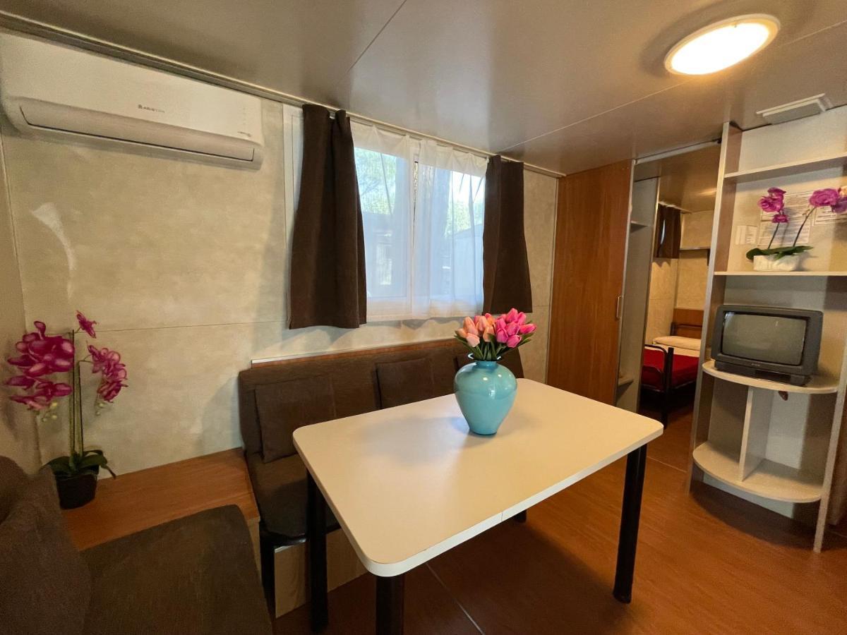 Camping Village Punta Navaccia Tuoro sul Trasimeno Exteriör bild