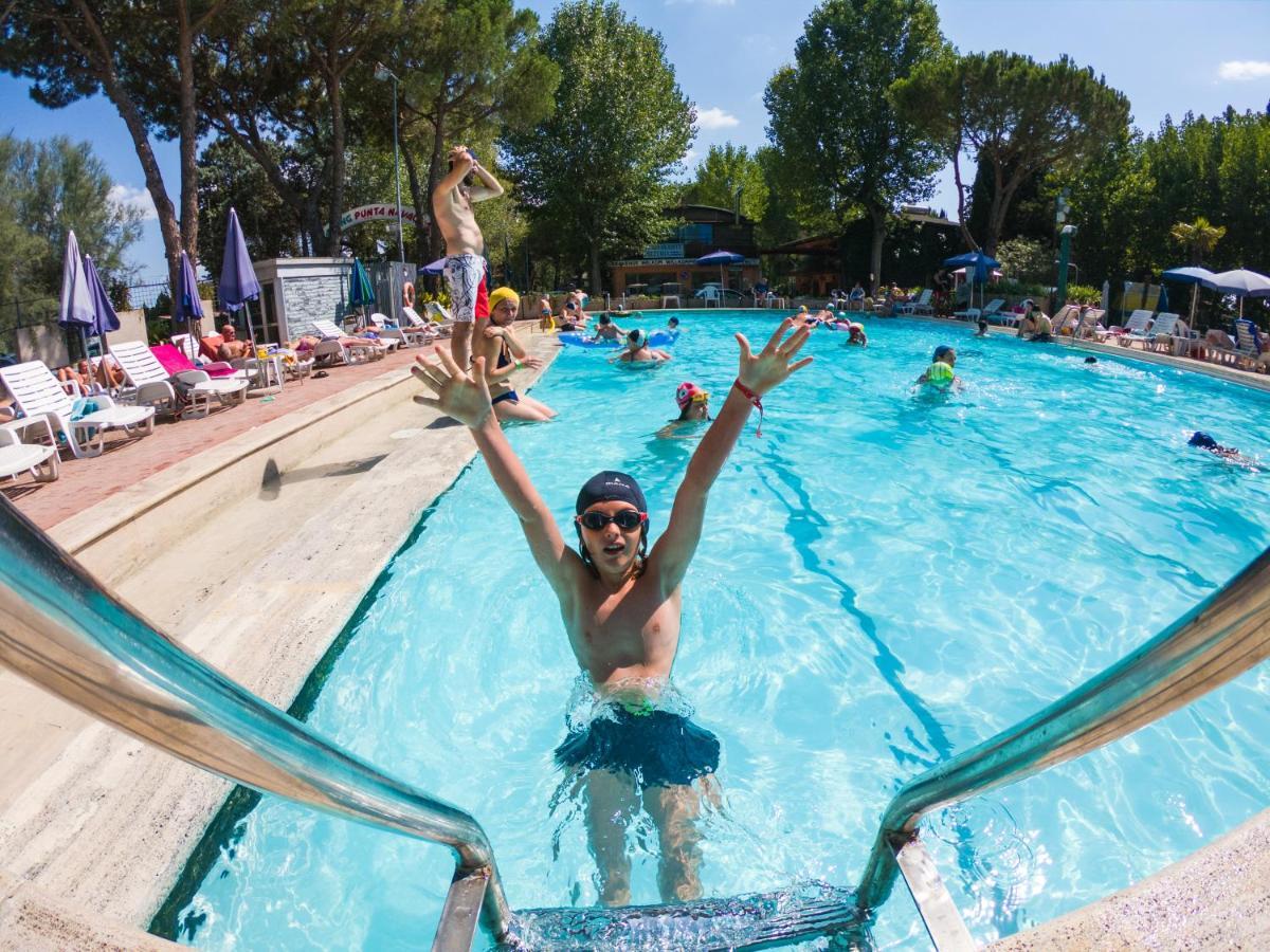Camping Village Punta Navaccia Tuoro sul Trasimeno Exteriör bild