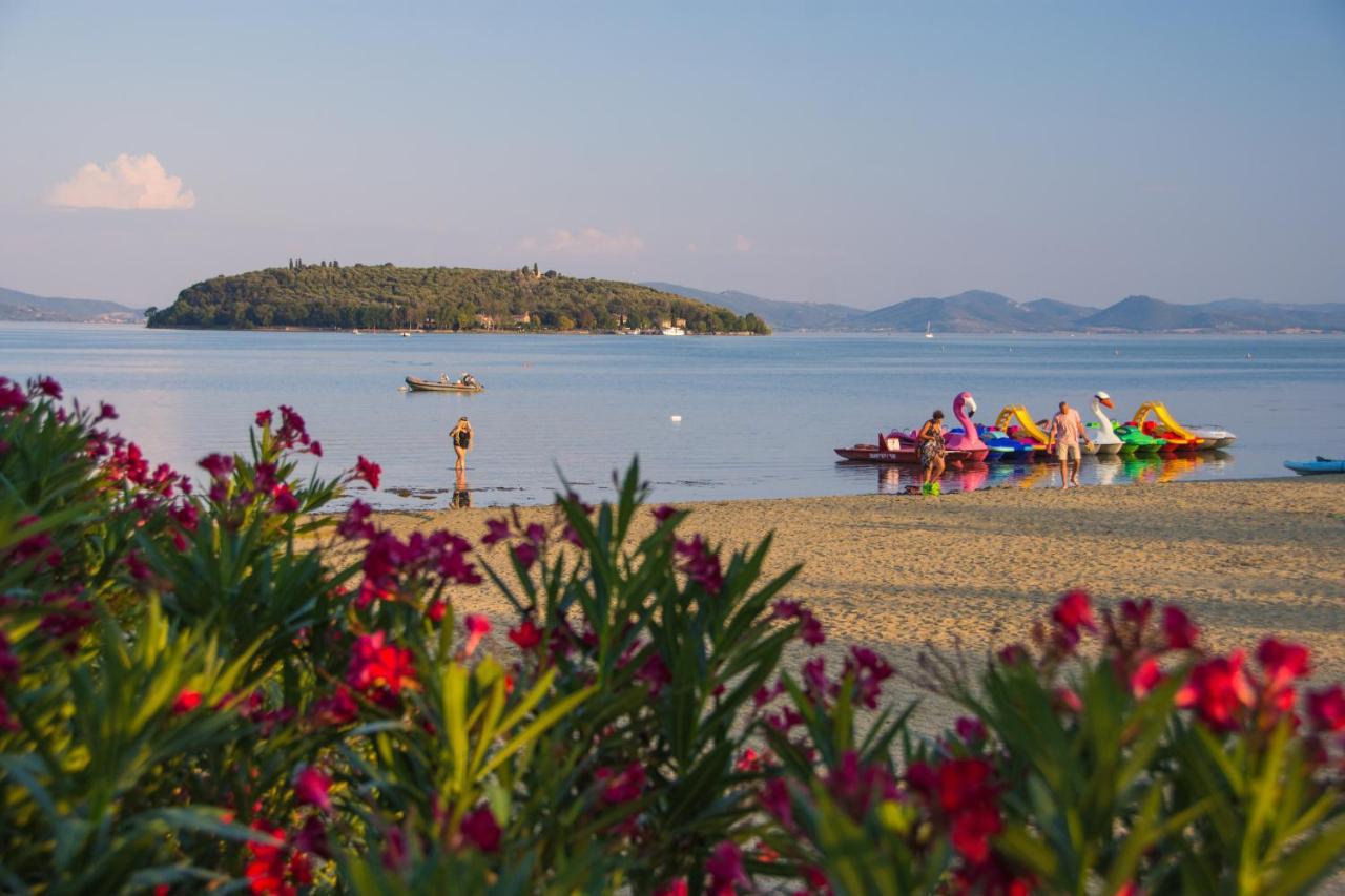 Camping Village Punta Navaccia Tuoro sul Trasimeno Exteriör bild