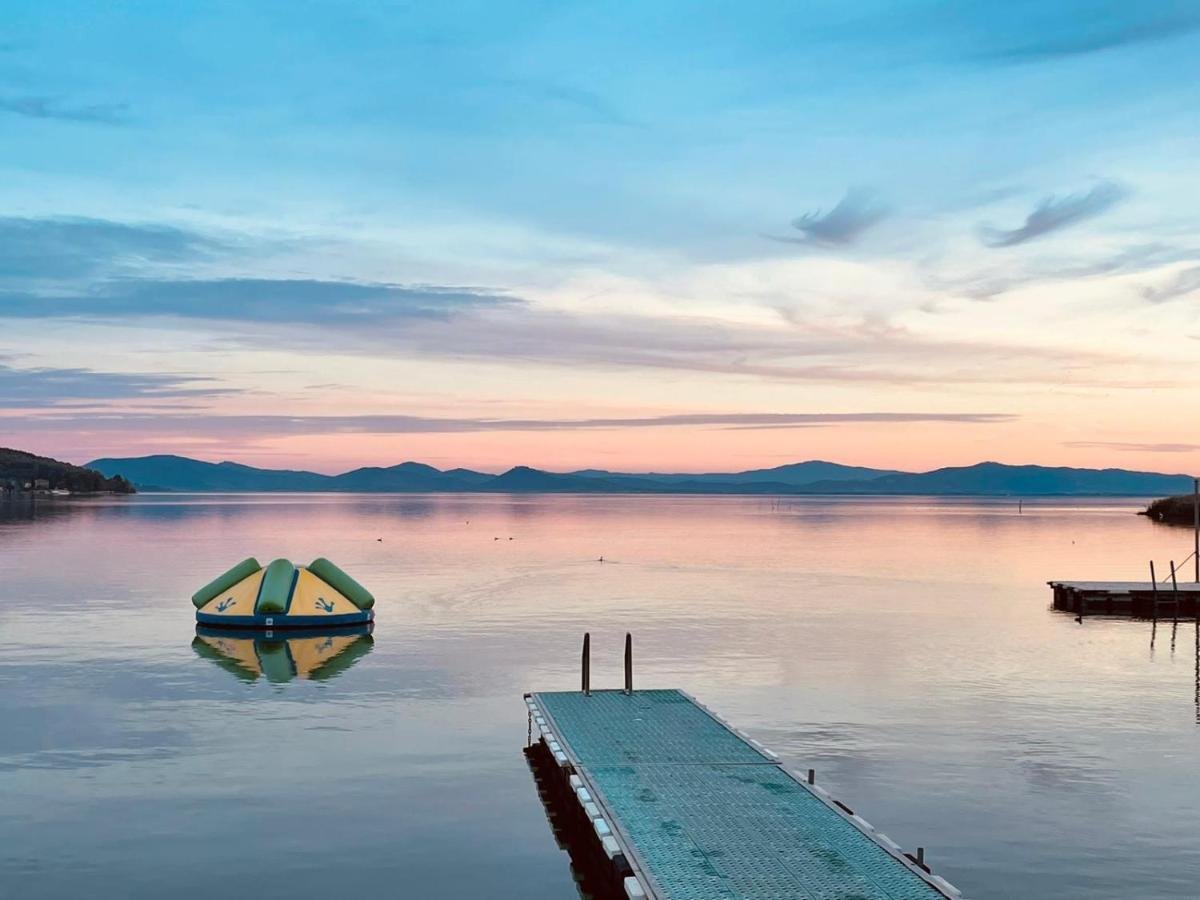 Camping Village Punta Navaccia Tuoro sul Trasimeno Exteriör bild