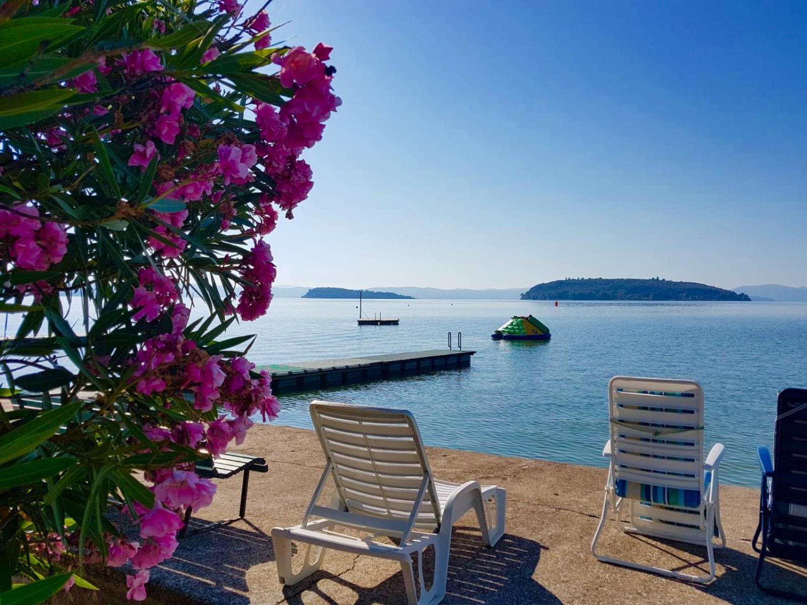 Camping Village Punta Navaccia Tuoro sul Trasimeno Exteriör bild